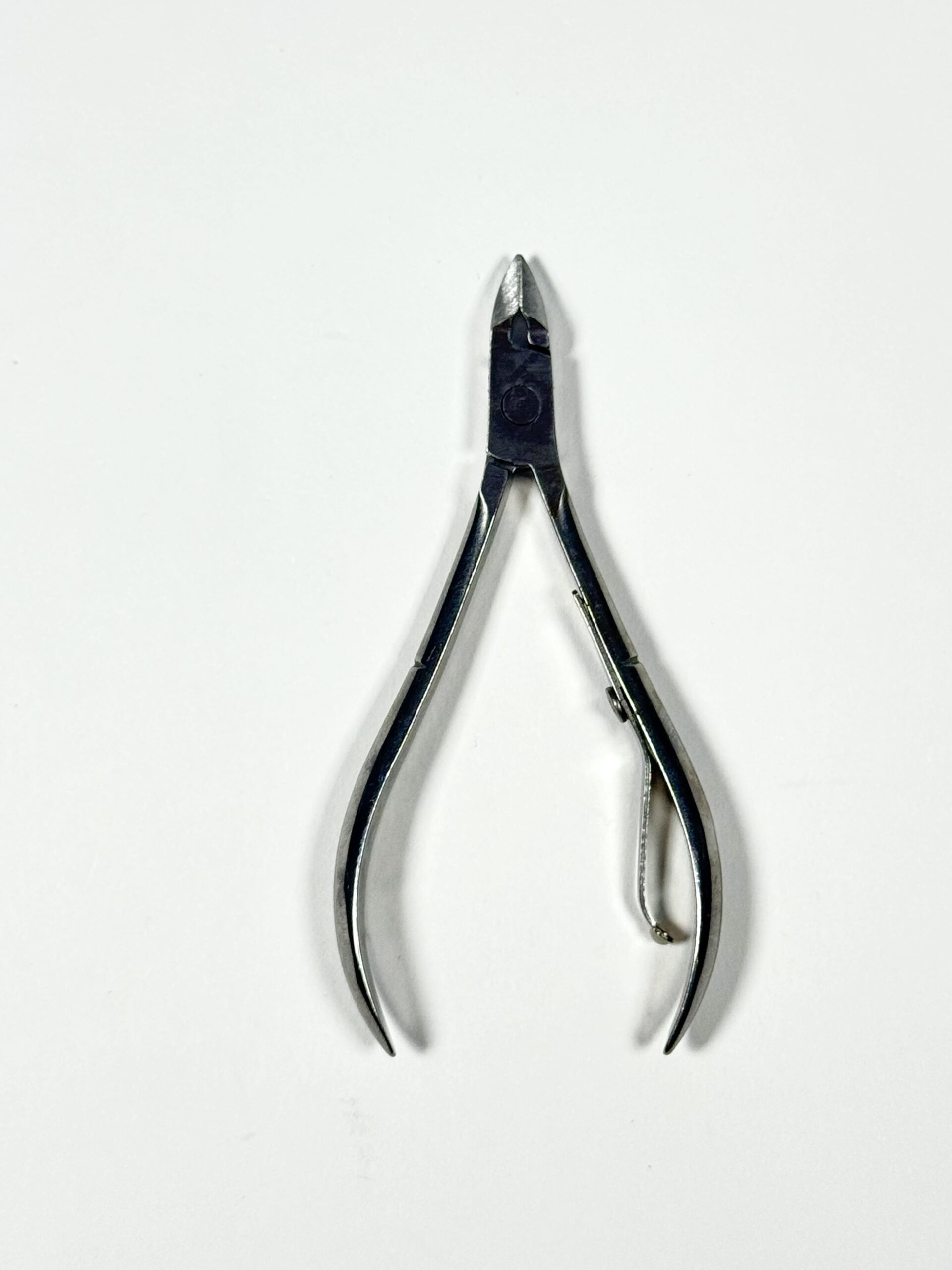 Alicata para cutícula